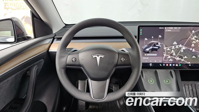 Tesla Model Y 2025 — photo 13