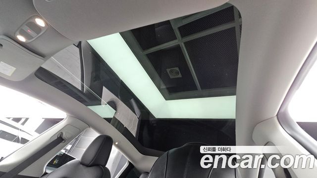 Tesla Model Y 2025 — photo 19