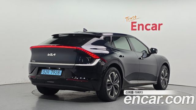 Kia EV6 2023 — photo 2