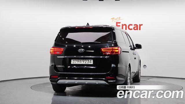 Kia Canival 2019 — photo 4