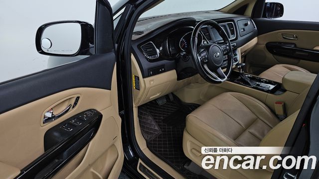 Kia Canival 2019 — photo 13