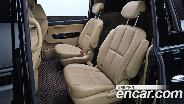 Kia Canival 2019 — photo 17