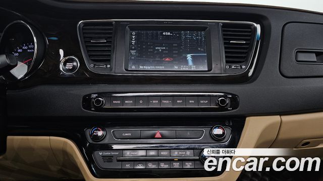 Kia Canival 2019 — photo 20