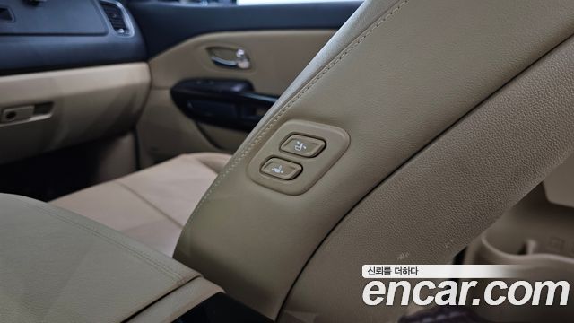 Kia Canival 2019 — photo 24