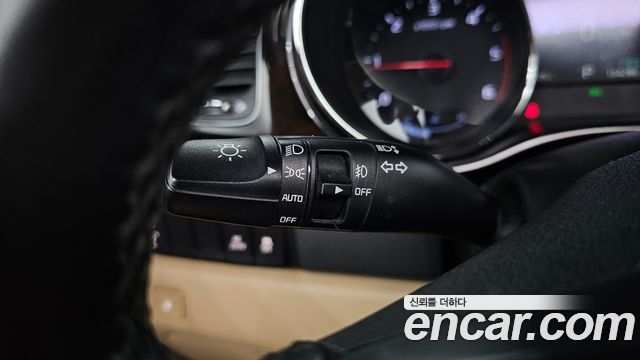 Kia Canival 2019 — photo 35