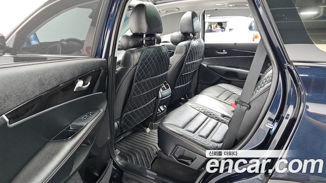 Kia Sorento 2018 — photo 17