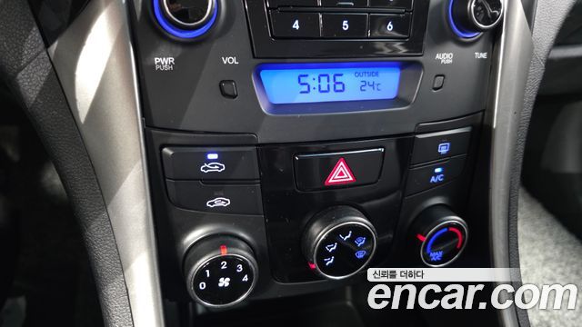 Hyundai Sonata 2013 — photo 18