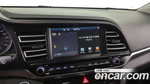 Hyundai AVANTE 2019 — photo 21