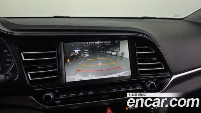 Hyundai AVANTE 2019 — photo 22