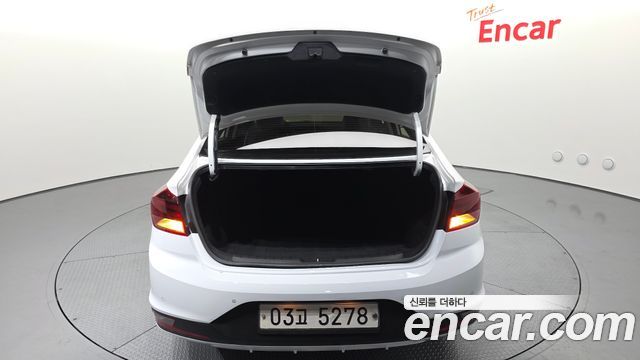 Hyundai AVANTE 2019 — photo 26