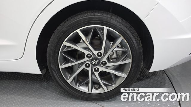 Hyundai AVANTE 2019 — photo 7