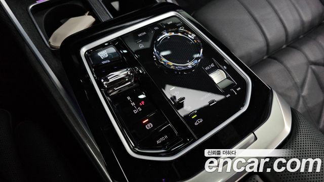 BMW 7-Series 2024 — photo 12