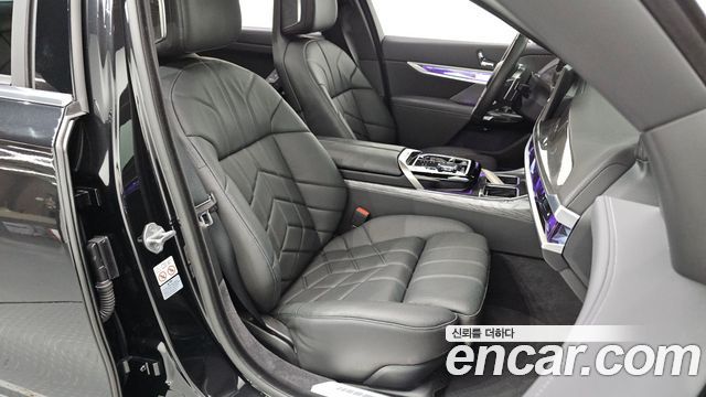 BMW 7-Series 2024 — photo 18