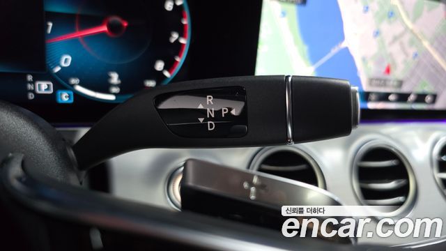 Mercedes-Benz E-Class 2021 — photo 12