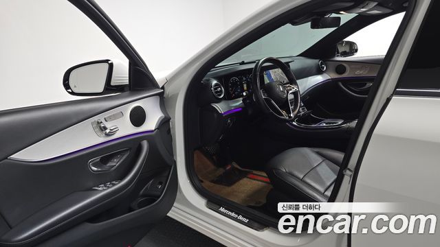 Mercedes-Benz E-Class 2021 — photo 13