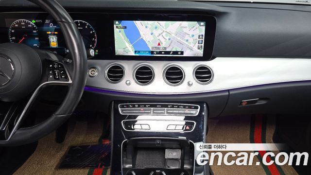 Mercedes-Benz E-Class 2021 — photo 20