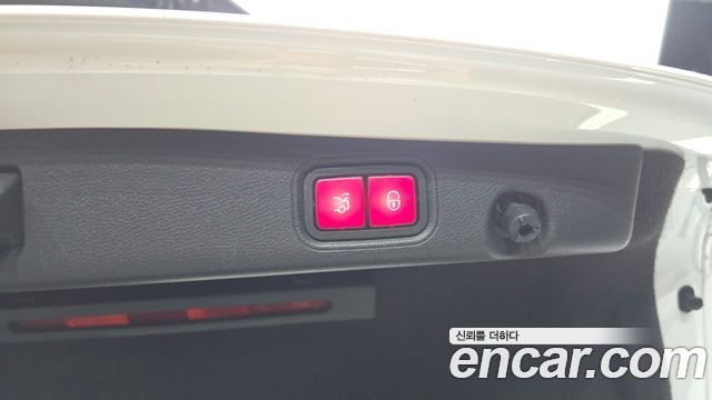 Mercedes-Benz E-Class 2021 — photo 26