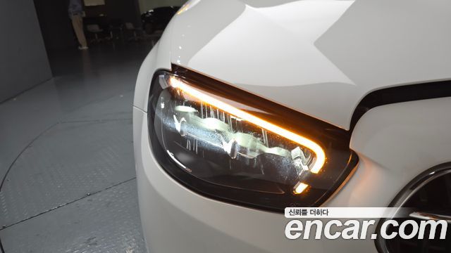 Mercedes-Benz E-Class 2021 — photo 8