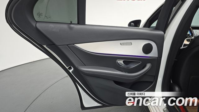 Mercedes-Benz E-Class 2021 — photo 15