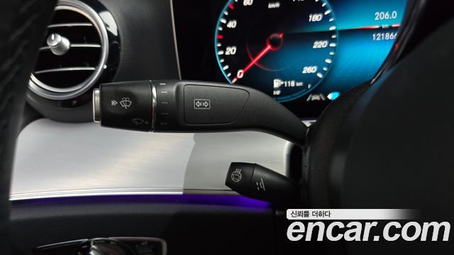 Mercedes-Benz E-Class 2021 — photo 28