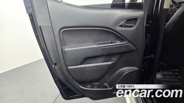 Chevrolet Korea Colorado 2021 — photo 15