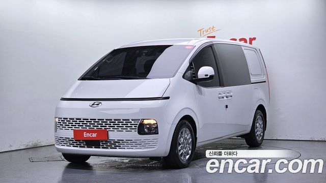 Hyundai Staria 2022 — photo 1