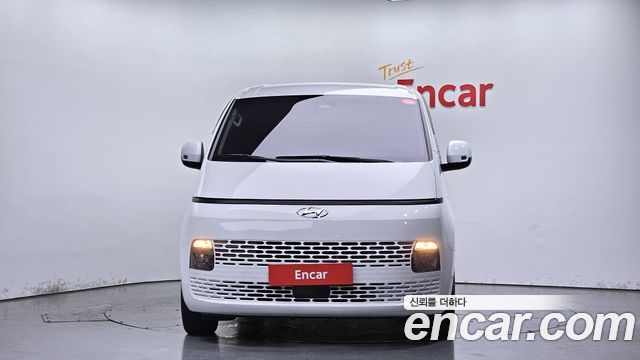Hyundai Staria 2022 — photo 3