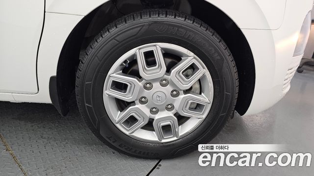 Hyundai Staria 2022 — photo 5