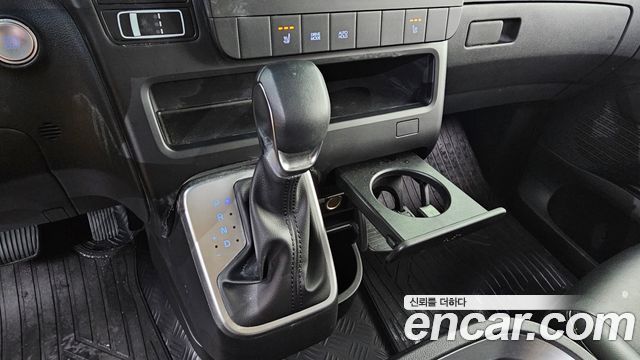Hyundai Staria 2022 — photo 12