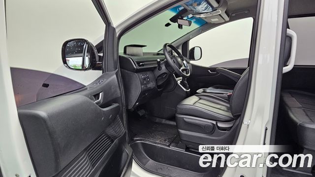 Hyundai Staria 2022 — photo 13