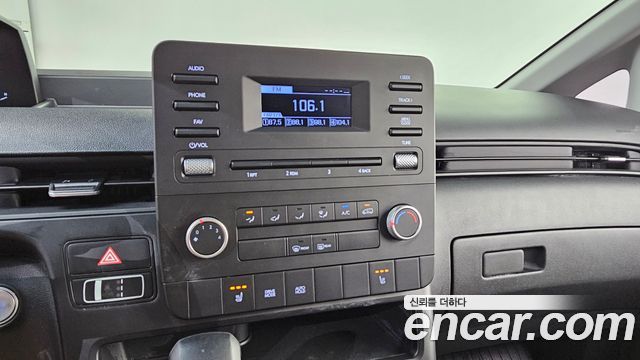 Hyundai Staria 2022 — photo 20