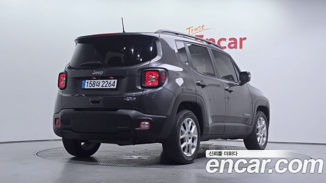 Jeep Renegade 2019 — photo 2