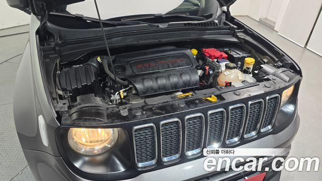 Jeep Renegade 2019 — photo 6