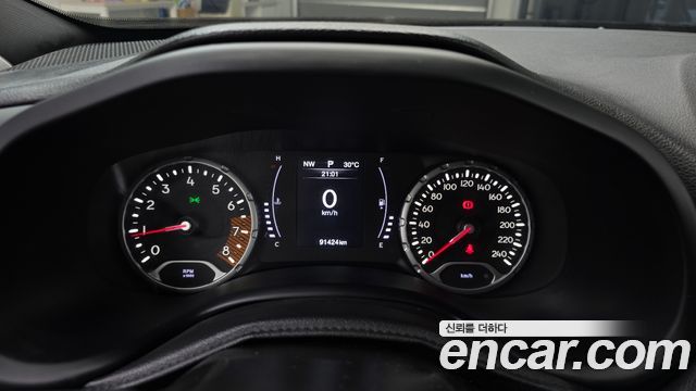 Jeep Renegade 2019 — photo 8