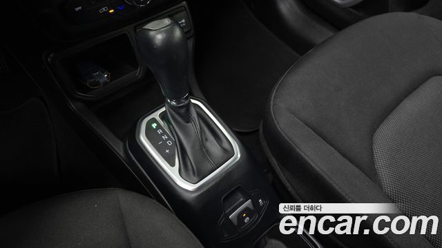 Jeep Renegade 2019 — photo 9