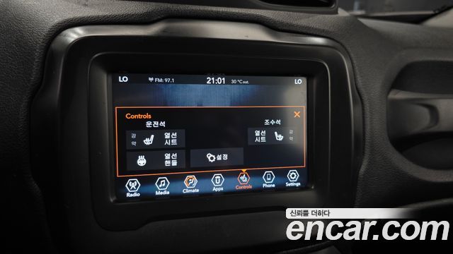 Jeep Renegade 2019 — photo 16