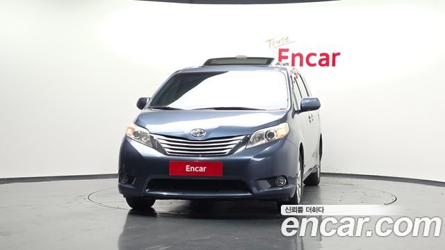 Toyota Sienna 2014 — photo 3