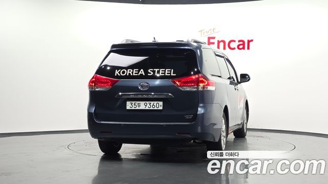 Toyota Sienna 2014 — photo 4