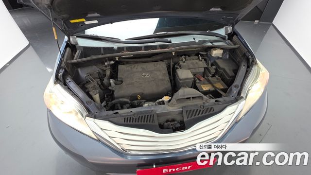Toyota Sienna 2014 — photo 6