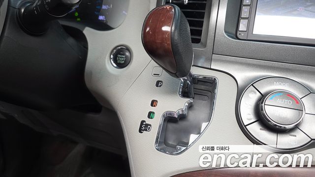 Toyota Sienna 2014 — photo 9