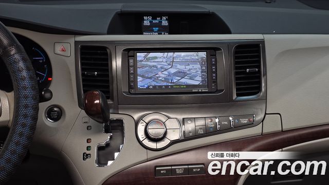 Toyota Sienna 2014 — photo 13