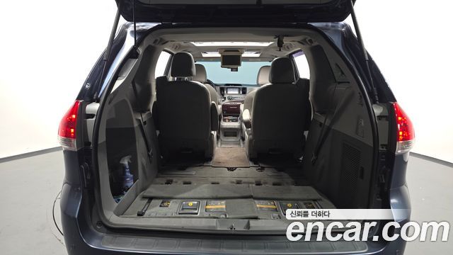 Toyota Sienna 2014 — photo 20