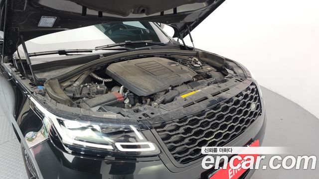 Land Rover Range Rover Velar 2023 — photo 6