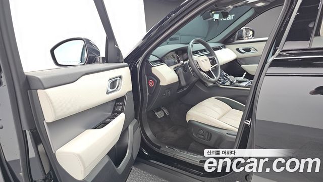 Land Rover Range Rover Velar 2023 — photo 10