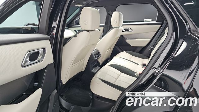 Land Rover Range Rover Velar 2023 — photo 11