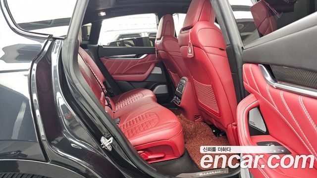 Maserati Levante 2019 — photo 18
