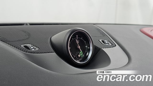 Maserati Levante 2019 — photo 24