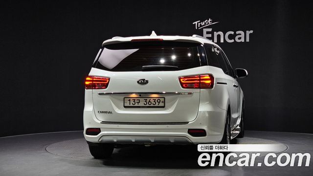 Kia Canival 2019 — photo 4