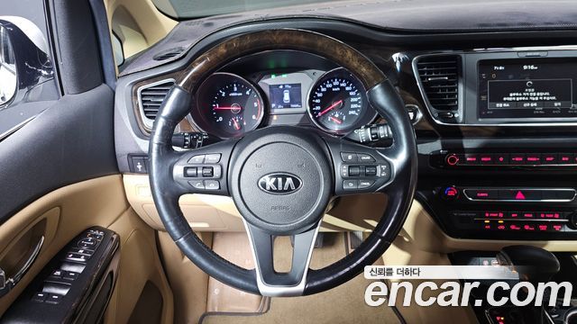 Kia Canival 2019 — photo 12