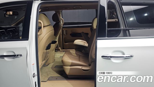 Kia Canival 2019 — photo 18